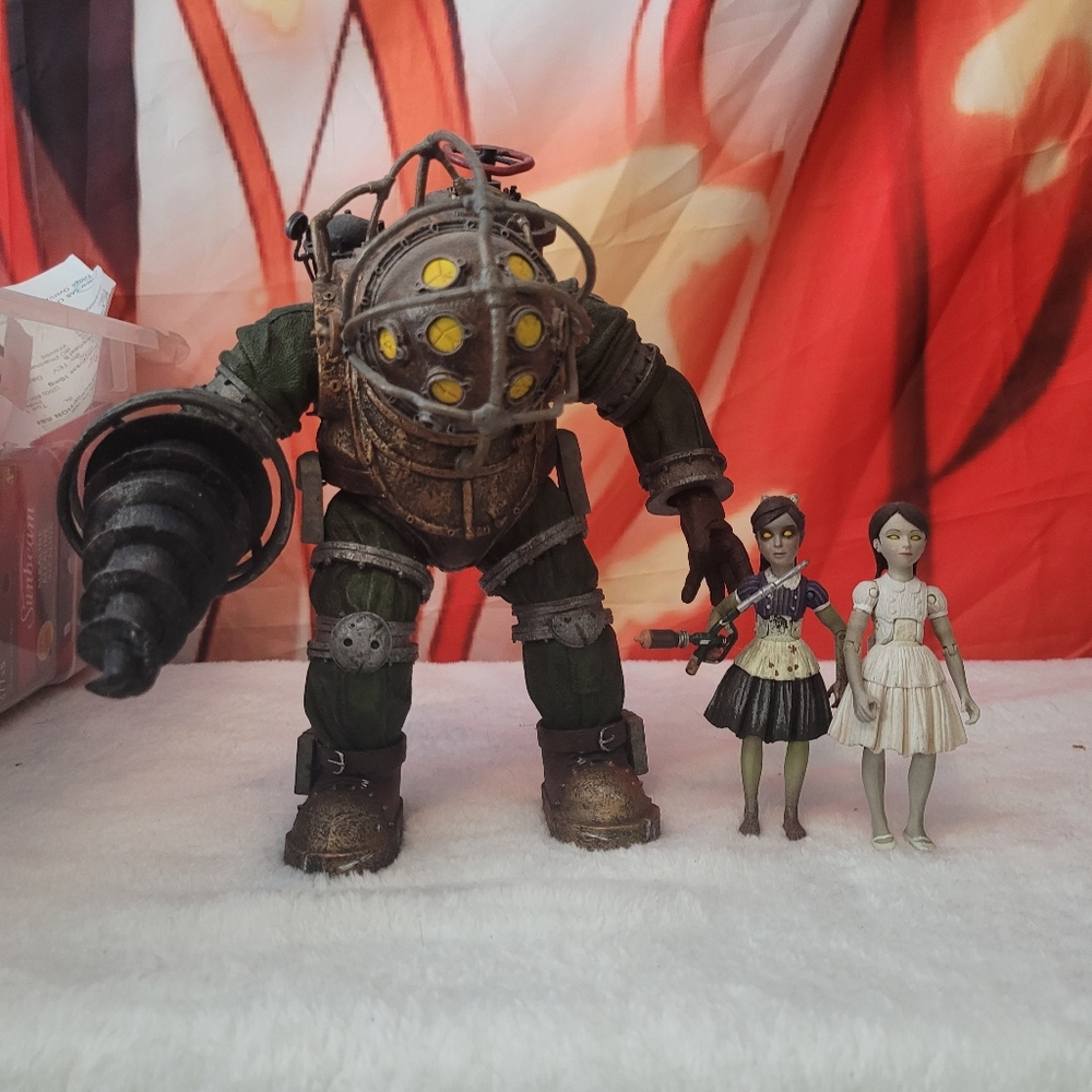 Bioshock Big Daddy and Little Sisters Figures